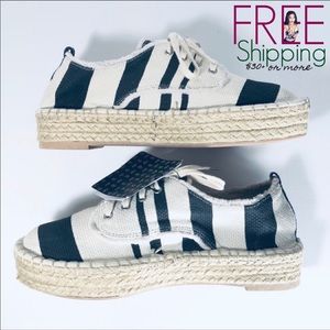 Platform Shoes Sneakers Black and White